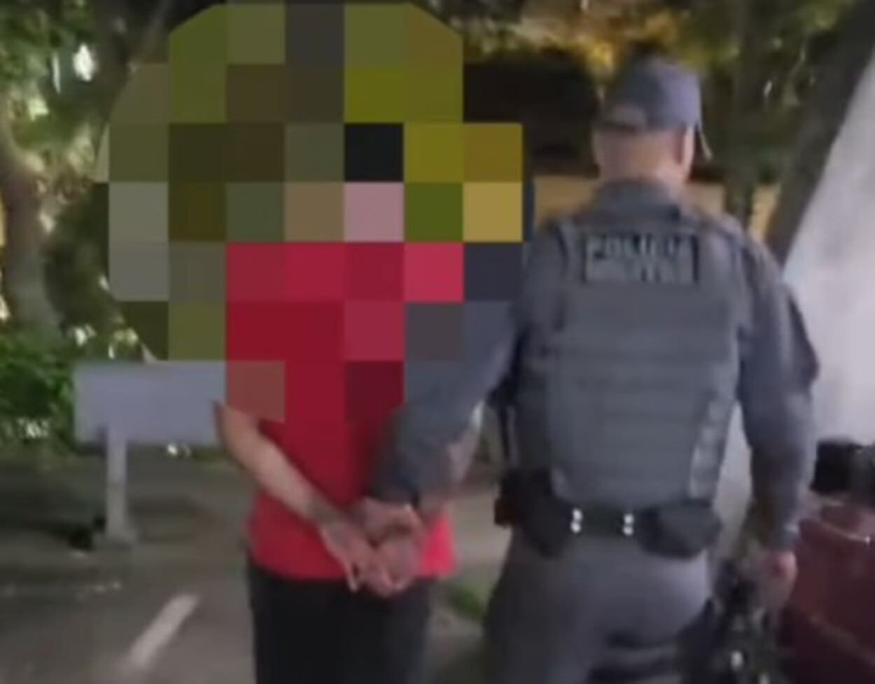 PM prende homem em flagrante com arma de fogo e munições no Baeta Neves