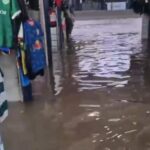 Comerciantes da Praça Lauro Gomes registram estragos da chuva neste sábado