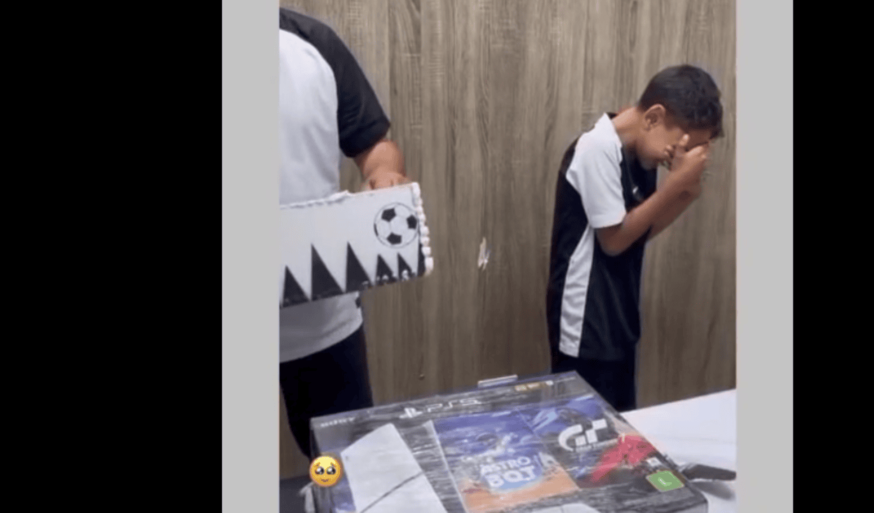 Menino descobre que bolo de aniversário escondia o seu primeiro videogame
