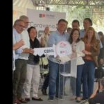 Em São Bernardo, Tarcísio anuncia delegacia da mulher 24 horas e entrega 236 moradias no Areião