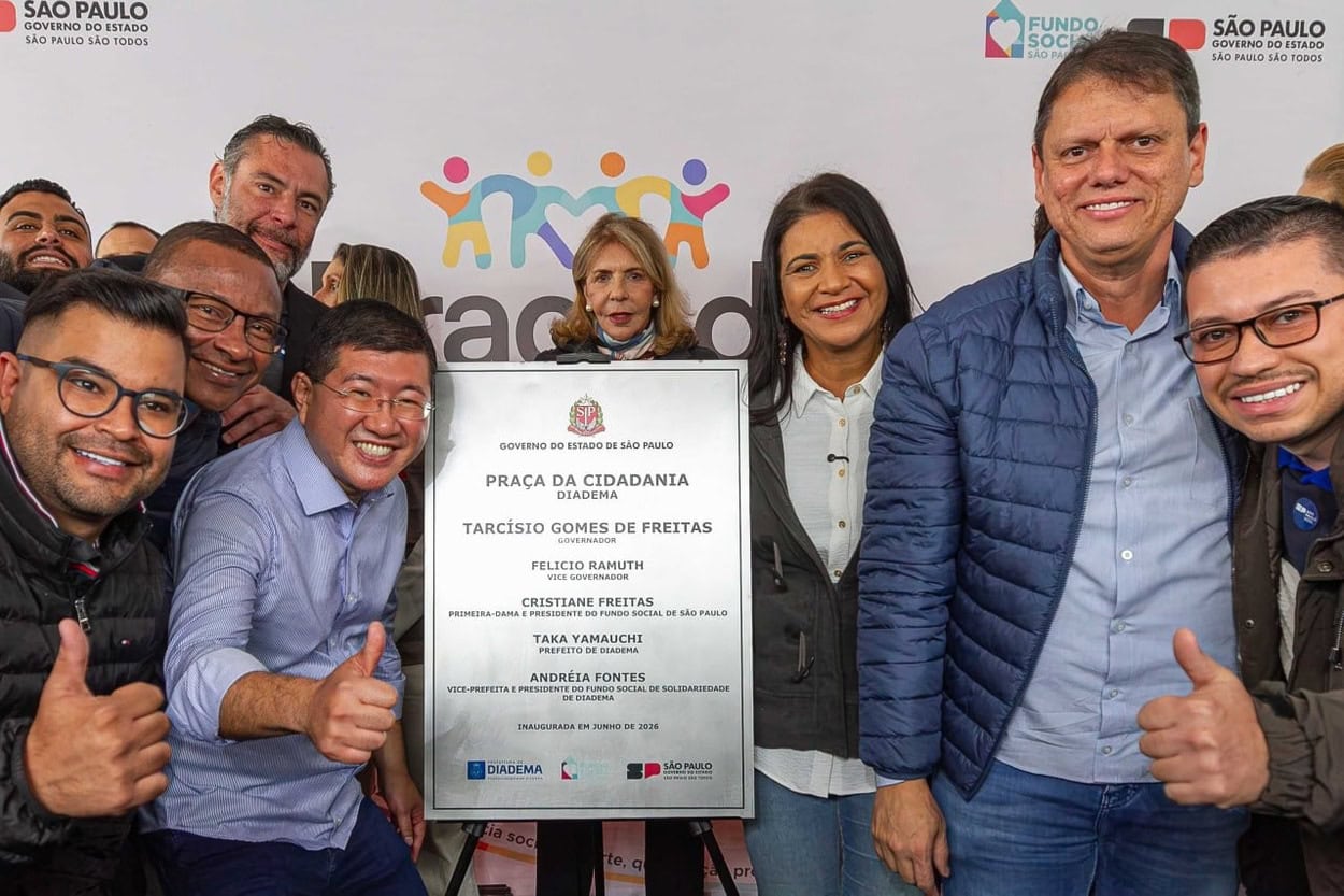 Tarcísio de freitas, e o prefeito Taka Yamauchi entregaram, nesta sexta-feira (26/06), a Praça da Cidadania