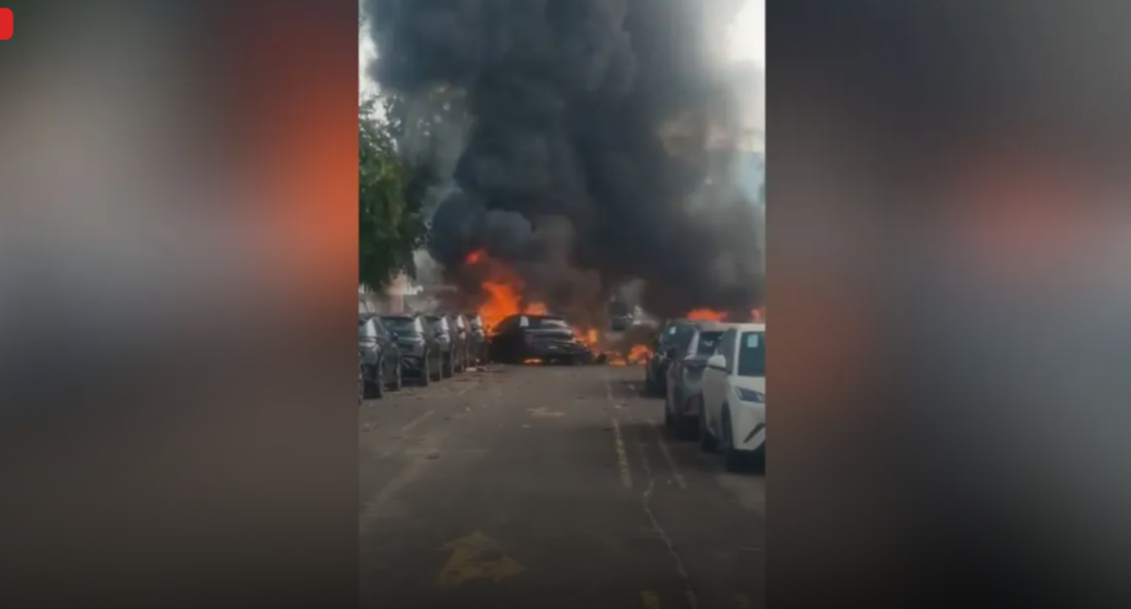 Helicópteros pegaram fogo após colisão no Rio de Janeiro. Foto: Reprodução/Redes Sociais 