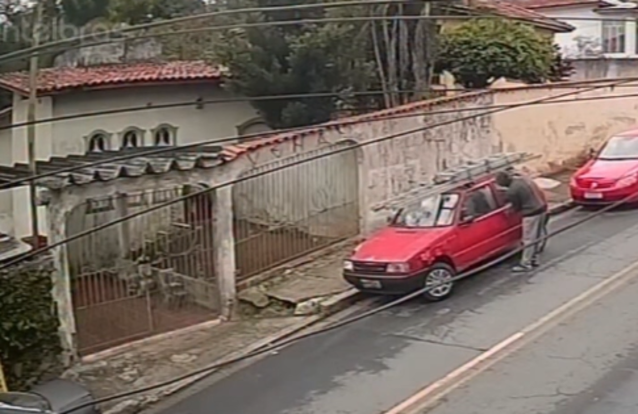 Carro furtado em São Bernardo é recuperado, mas criminoso leva todas as ferramentas de trabalhador 