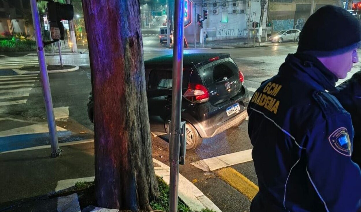 Tentativa de assalto termina em perseguição, batida e dois criminosos presos pela GCM em Diadema