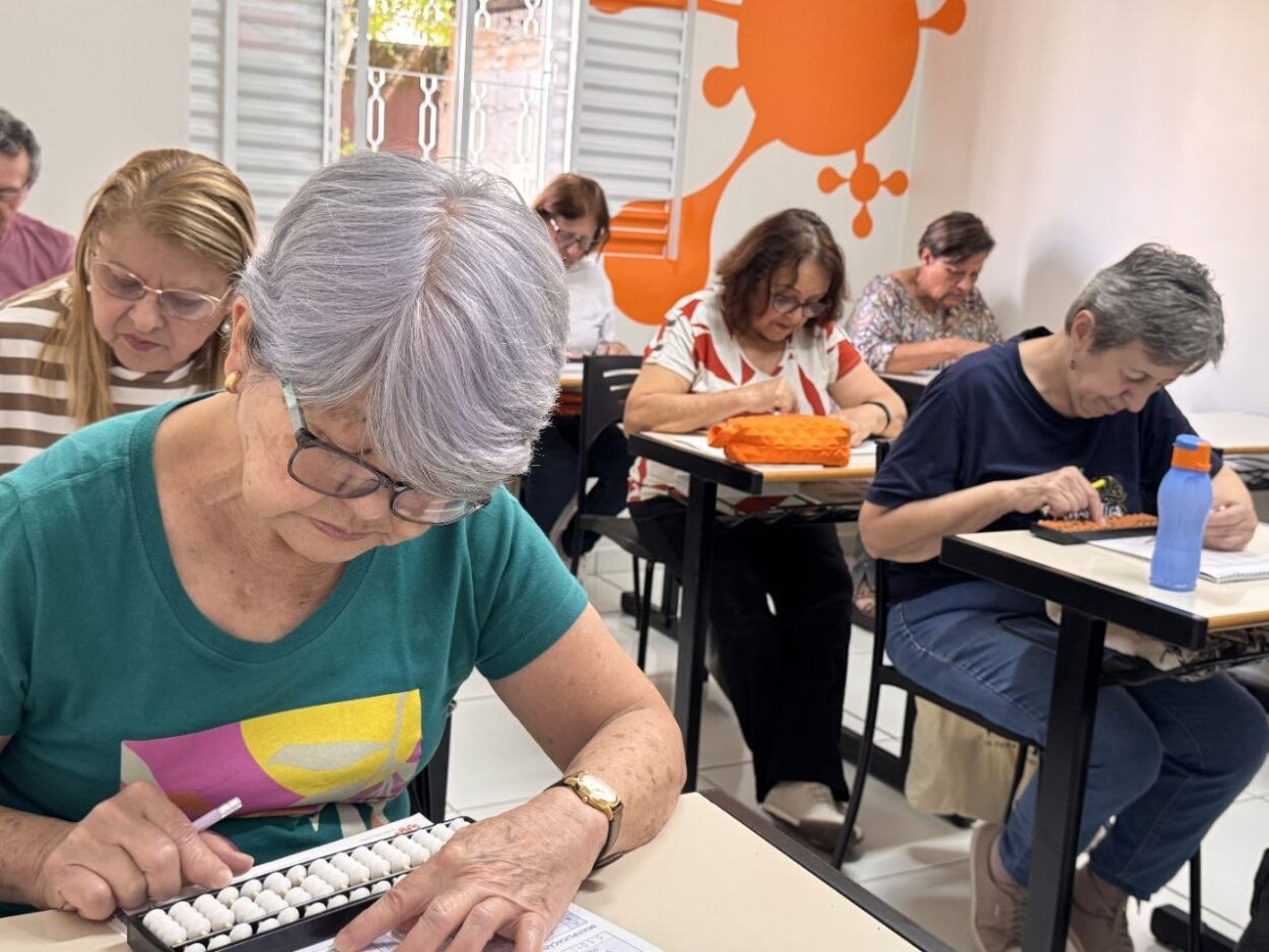 Estudo da USP mostra que é possível melhorar funções cognitivas e psicólogicas em idosos, sem o uso de medicamentos