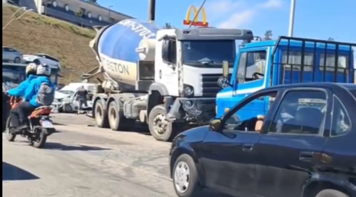 Imagens de seguidores mostram acidente próximo ao Outlet Premium Imigrantes, em São Bernardo