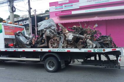 Trágico acidente na Imigrantes: motorista de porsche morre após colisão contra passarela