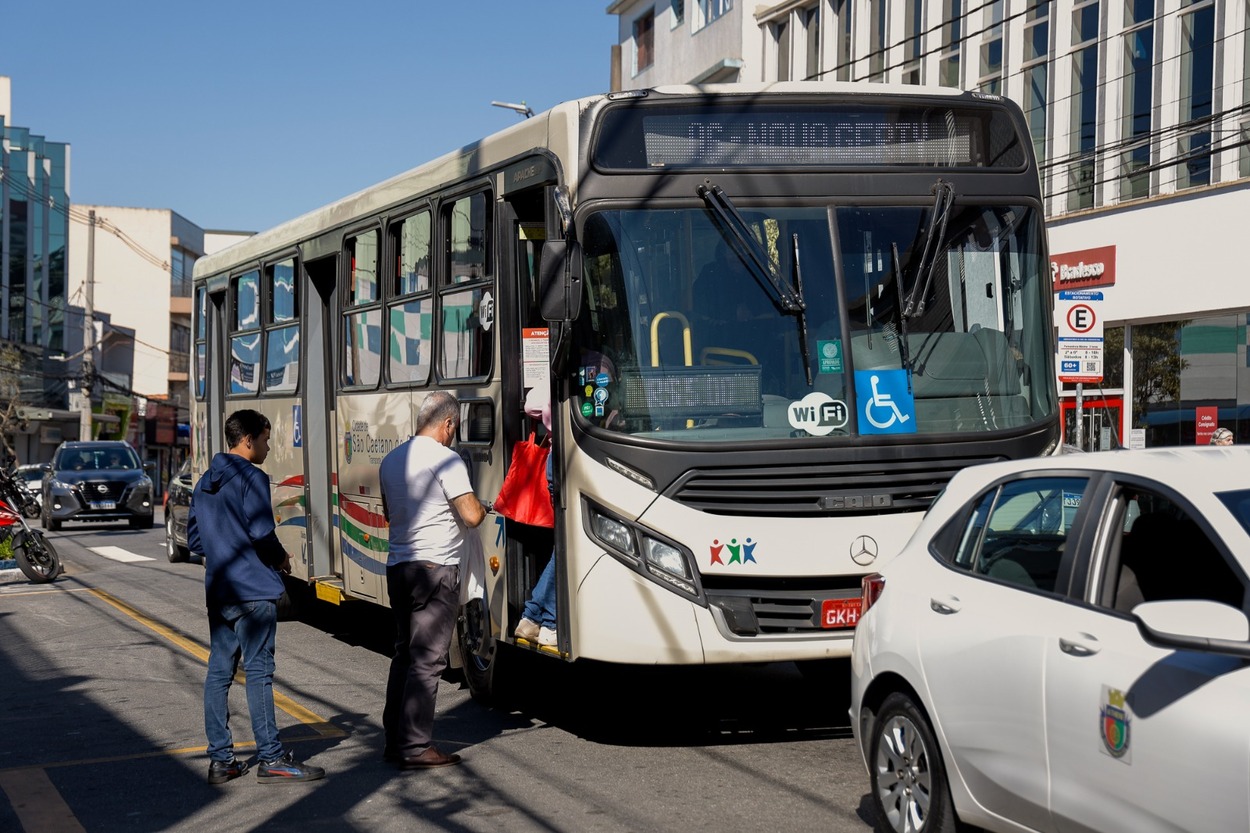 Com restrição a moradores, fluxo de passageiros cai 60% no primeiro dia do 'Nosso Tarifa Zero' em São Caetano