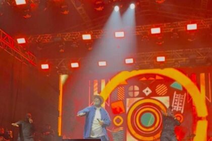 Show de Péricles atrai milhares de pessoas na abertura da 38ª Quermesse de Mauá