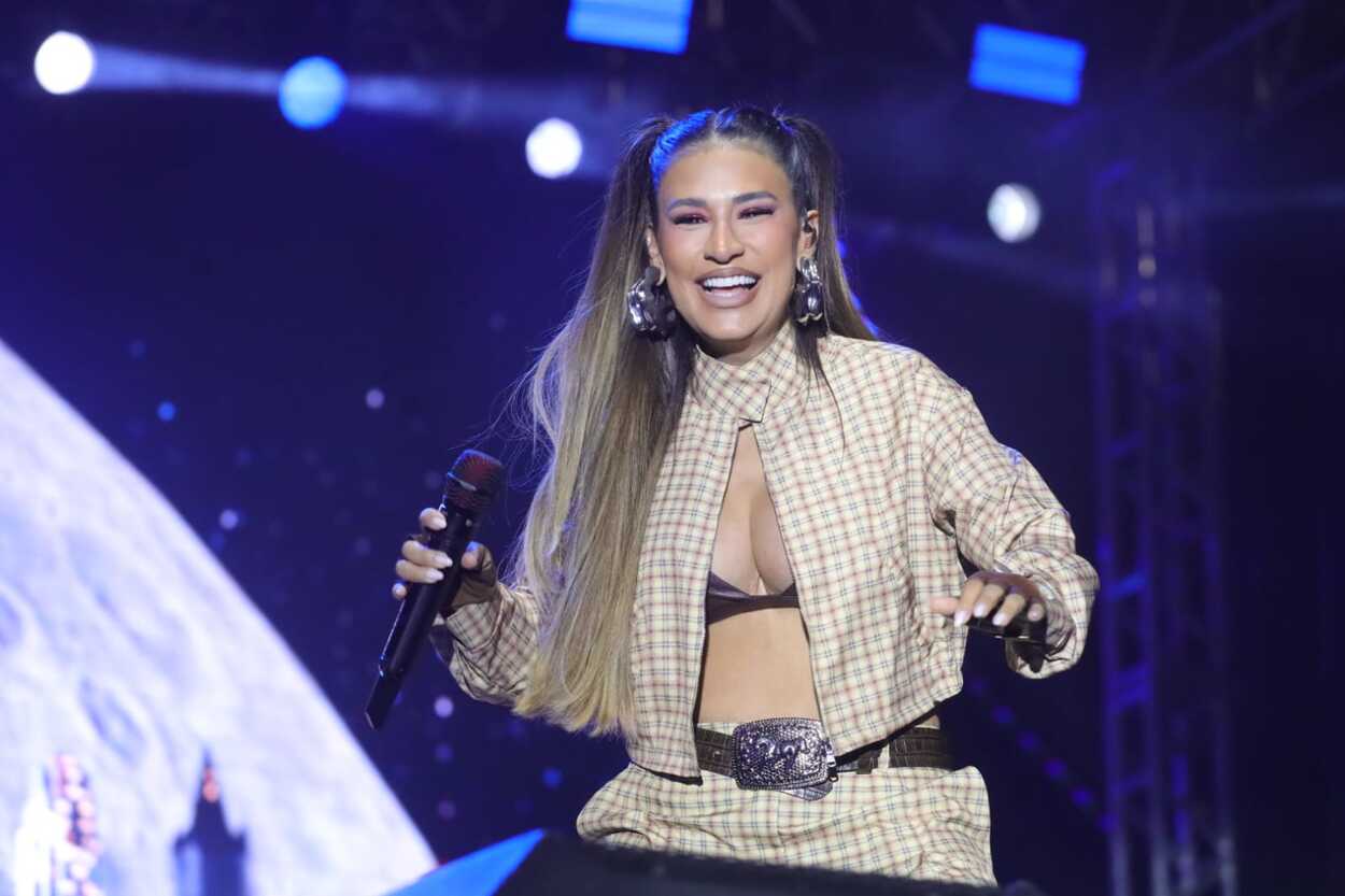 Com show emocionante da estrela sertaneja Simone mendes, Paço Municipal registra recorde de público; programação continua neste domingo