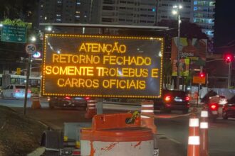 Atenção no trânsito: Obras do Viaduto Estaiado interditam faixa no Paço Municipal a partir desta segunda