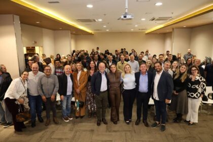 Carla e Orlando Morando recebem apoio do prefeito Tite Campanella e de lideranças de São Caetano