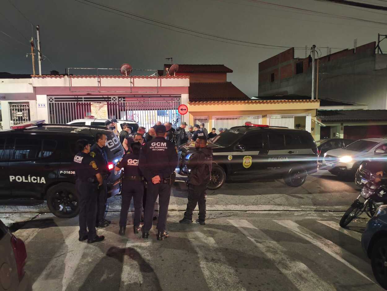 Polícia Civil busca criminosos que balearam agente durante tentativa de roubo em São Bernardo