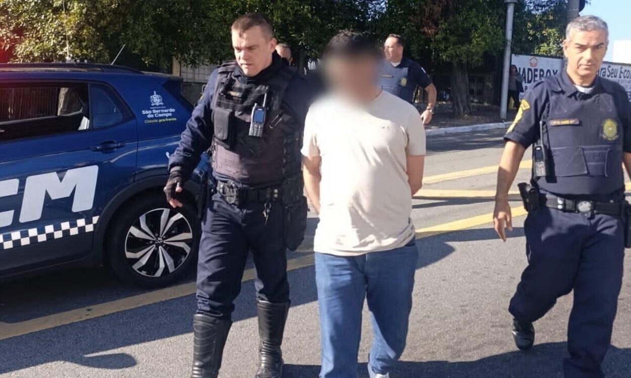 GCM prende suspeito de tentar roubar professora em frente a escola em São Bernardo