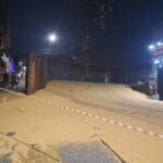 Carreta bitrem carregada com 50 toneladas de soja tomba após perder força em subida de Diadema