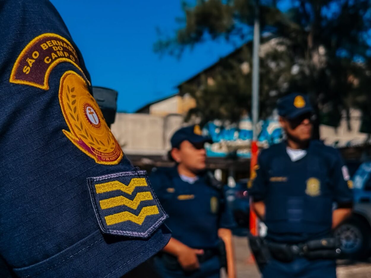 GCM de São Bernardo prende casal em flagrante com 582 porções de drogas no Rudge Ramos