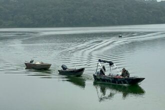 Guarda Ambiental de São Bernardo apreende duas embarcações e quase 1 quilômetro de redes irregulares na Represa Billings