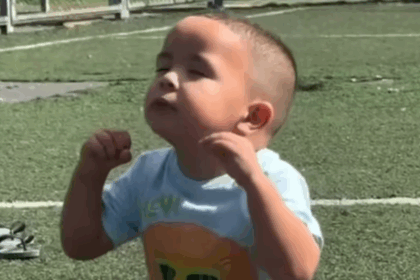 Menino de 2 anos de São Bernardo do Campo viraliza ao imitar comemoração de Haaland