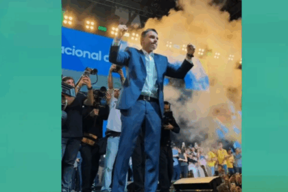 Com apoio de Milei e vídeo do pai, PL oficializa candidatura de Flávio Bolsonaro em convenção