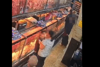 Câmeras de segurança flagram homem furtando pacotes de carne em açougue em Diadema