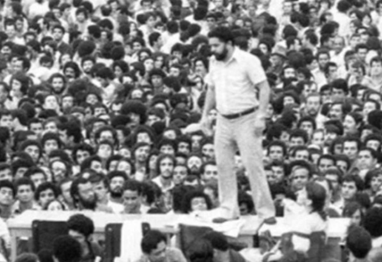 Lula aposta em raízes sindicais e lançará campanha à reeleição no Estádio da Vila Euclides em São Bernardo