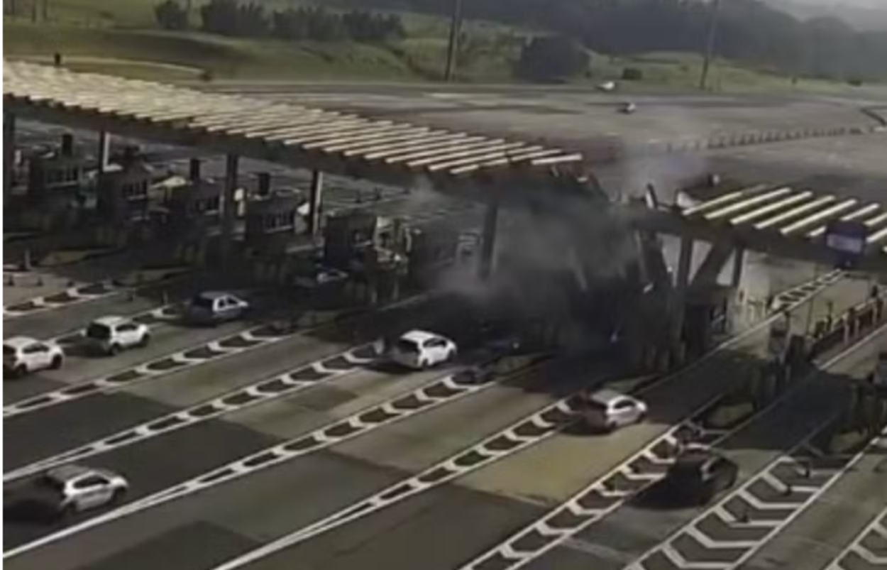Acidente em praça de pedágio mobiliza resgate e deixa oito feridos na SP-340, em Campinas