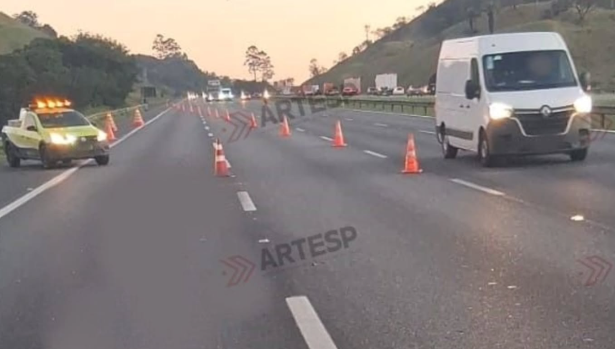 Pedestre morre atropelado por moto e múltiplos veículos na Rodovia dos Imigrantes