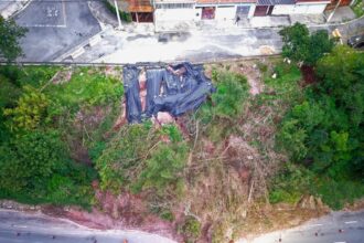 Prefeito Marcelo Oliveira assina contrato para obra de contenção na avenida Capitão João