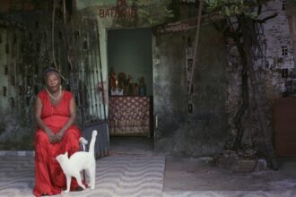 Documentário sobre arquitetura e desigualdade será exibido no Cine Theatro Carlos Gomes