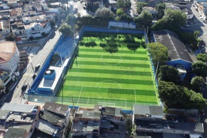 Diadema entrega Campo do Jardim ABC revitalizado e com novo gramado sintético