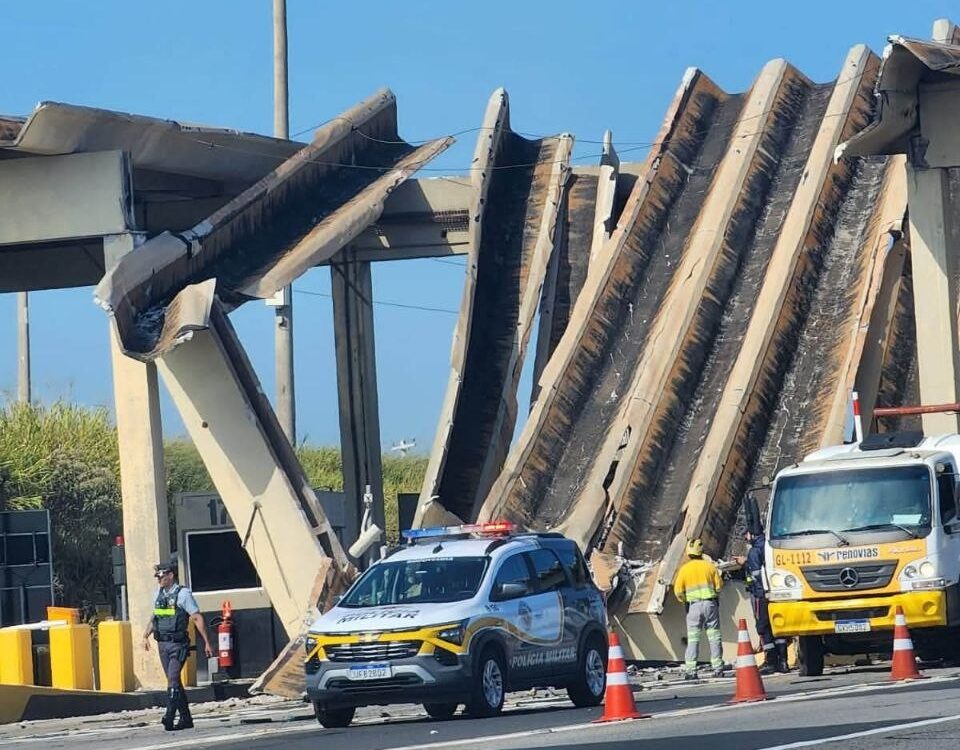 Motorista morre após carro bater em pedágio e derrubar estrutura em Campinas