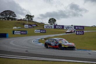Piloto de Ribeirão Pires, Vinicius Papareli conquista pódios e mantém destaque na Stock Light no Velocittà