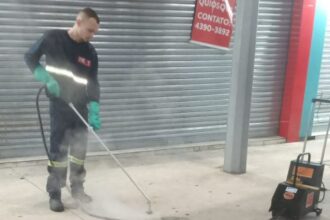 Next Mobilidade inicia operação de remoção de chicletes das plataformas e lança campanha de conscientização “Sai do Chão”