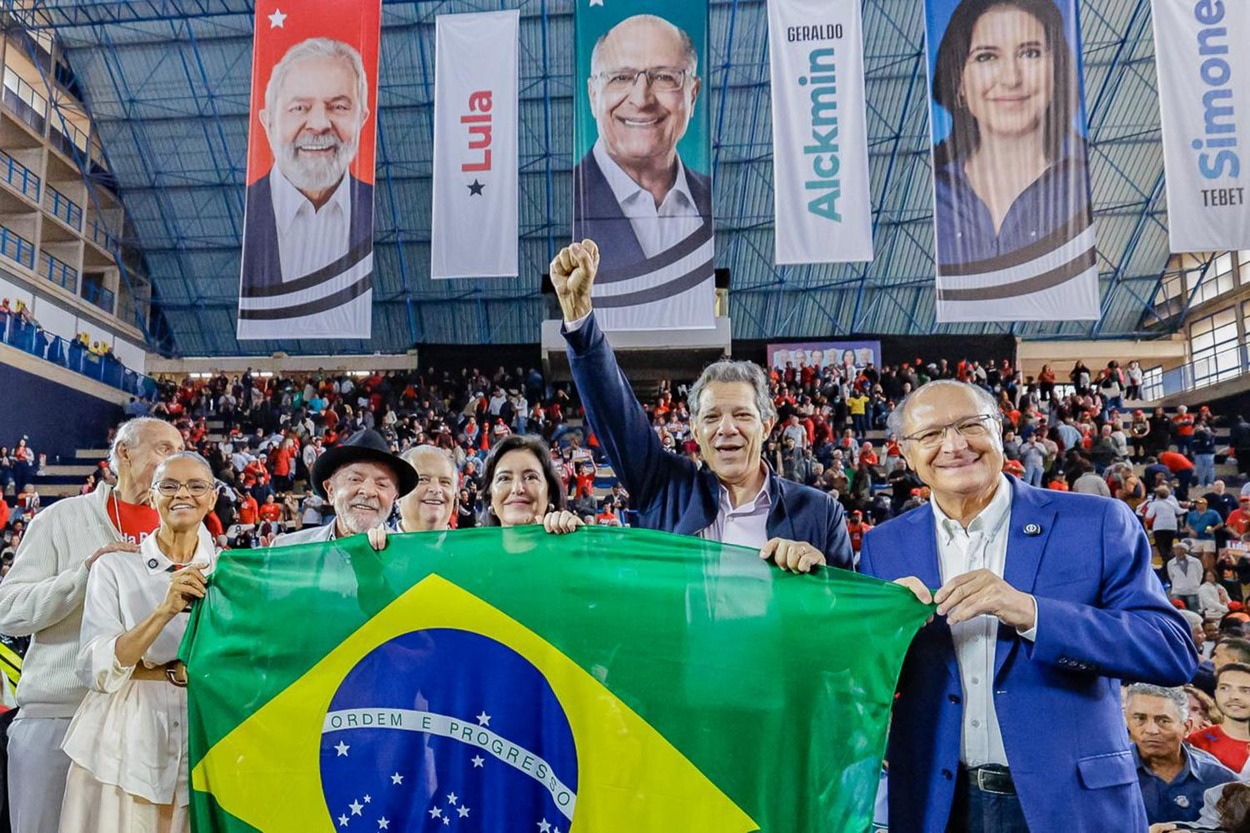 PT oficializa Fernando Haddad na disputa pelo Governo de SP em chapa com Márcio França