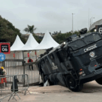 Viatura do Batalhão de Choque afunda após asfalto ceder perto do MorumBIS
