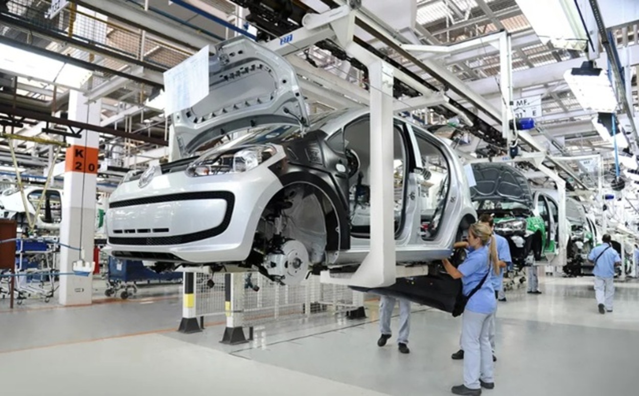 Volks planeja cortar modelos e ameaça demissões em reestruturação global para enfrentar rivais chinesas