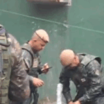 Após ataque à base, polícia militar ambiental apreende três fuzis e mais de 15 kg de drogas no Guarujá