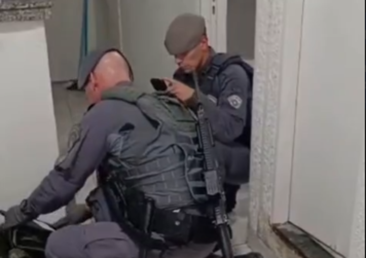 Operação da PM encontra coletes, munições de fuzil e explosivos em Paraisópolis