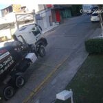 Caminhão betoneira ignora sinalização, empina em ladeira e deixa concreto na pista em Diadema