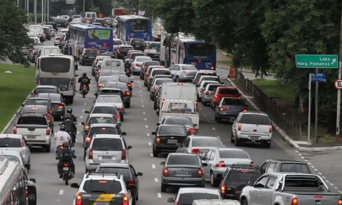Prefeitura de SP suspende rodízio de veículos nesta terça-feira