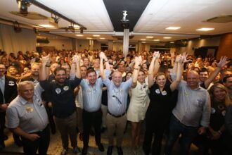 Tite Campanella reúne cerca de mil pessoas em São Caetano e declara apoio às candidaturas de Orlando e Carla Morando