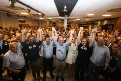 Tite Campanella reúne cerca de mil pessoas em São Caetano e declara apoio às candidaturas de Orlando e Carla Morando