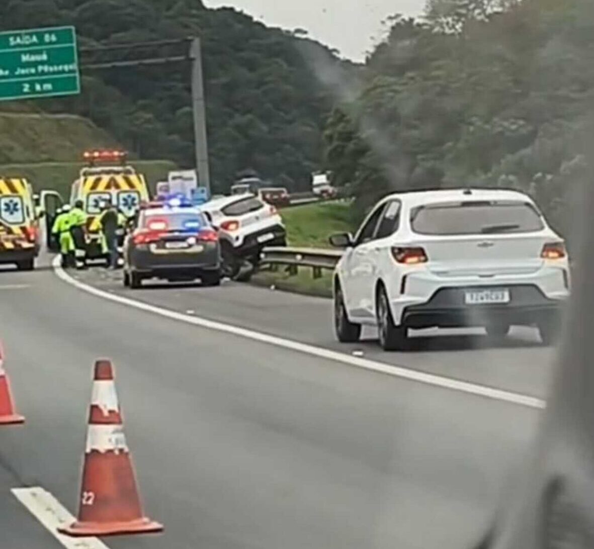 Acidente entre carreta e dois carros deixa dois feridos Rodoanel