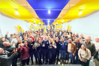 Inauguração de comitê de Orlando e Carla Morando reúne mais de 500 pessoas em Ribeirão Pires