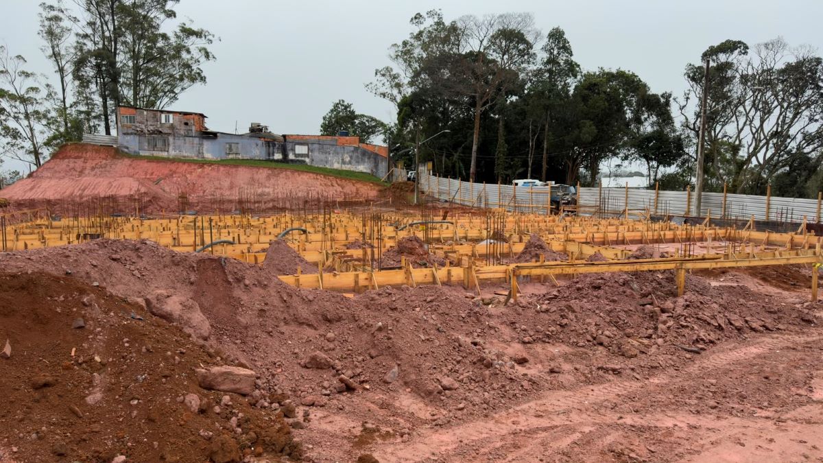 Vistoria acompanha início de obras na futura UBS Parque Imigrantes, em São Bernardo