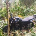 GCM Ambiental de São Bernardo recupera moto roubada escondida em mata no Alvarenga e devolve ao proprietário