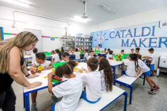 No Dia do Estudante, São Bernardo celebra avanços na Educação e salto de EMEBs no Ideb
