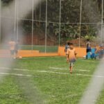 Em São Bernardo, Vila Jurubeba ganha praça-parque com campo de grama sintética, playground e pista de caminhada