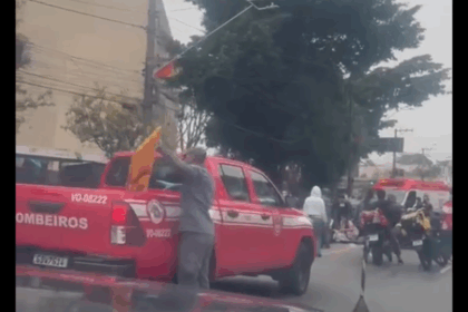 Atropelamento por moto deixa duas pessoas feridas na Avenida Castelo Branco, em São Bernardo
