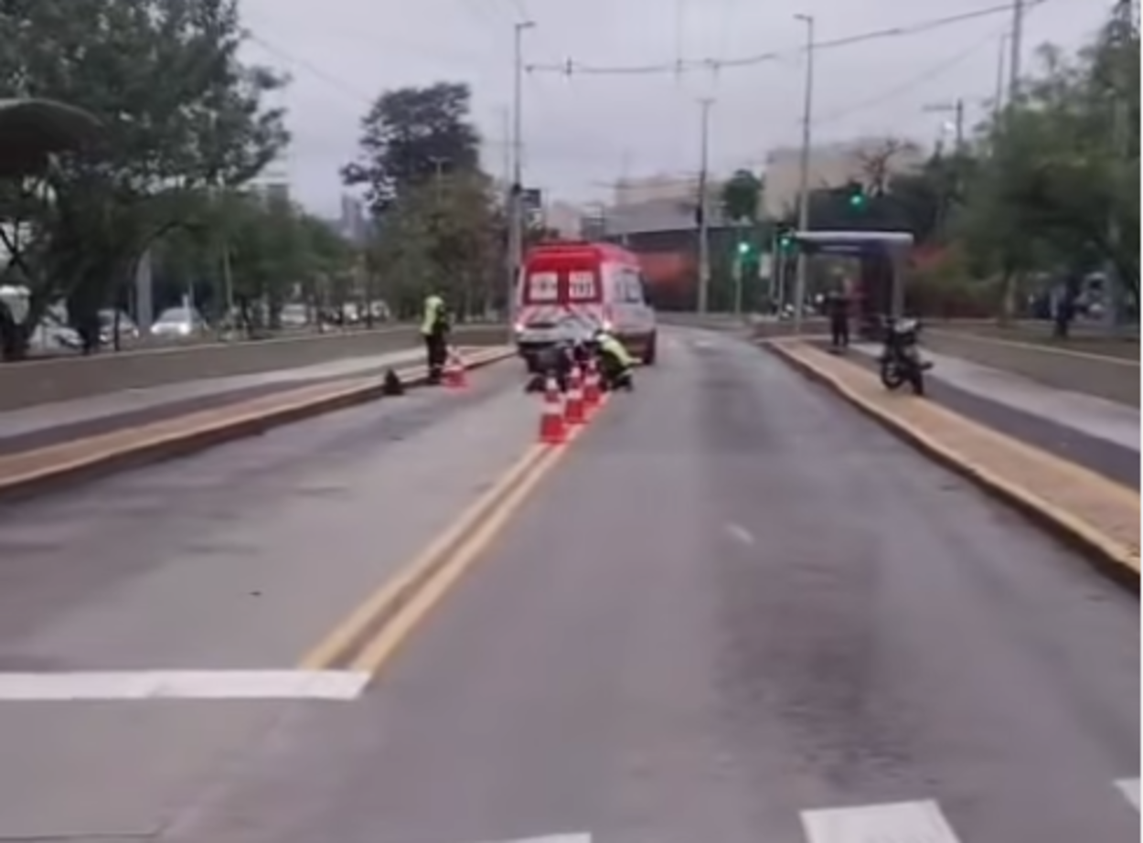 Adolescente de 17 anos fica ferida após ser atropelada por moto em São Bernardo